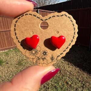 🧡 Cute, red stud hearts